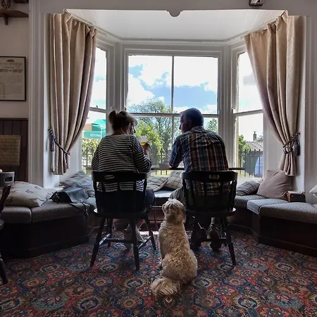 The Wheatsheaf 3* Carperby