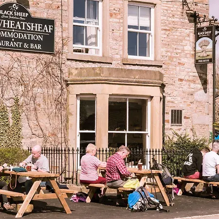 The Wheatsheaf Zajazd Carperby